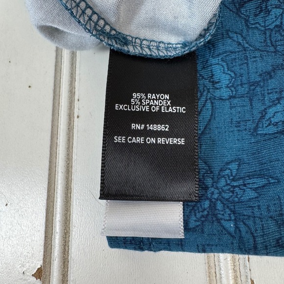 Torrid Smocked Tube Romper Legion Blue Floral Plus Size 1X 14-16 NWT 43625951 - Picture 10 of 15